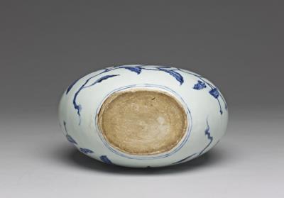 图片[3]-Flat vase with camellias in underglaze blue, Ming dynasty, Yongle reign, 1403-1424-China Archive